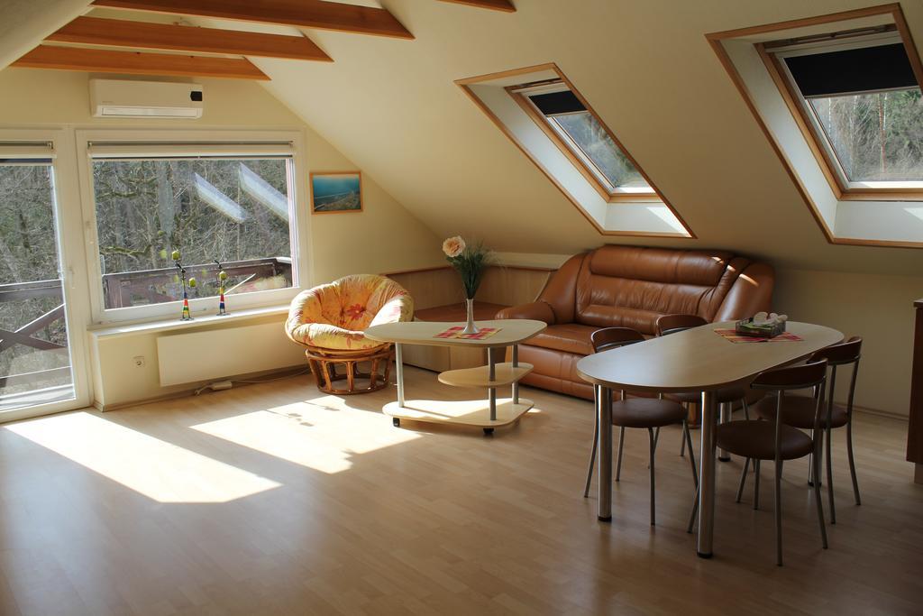 Cozy Apartment With Balcony Juodkrante Exterior photo