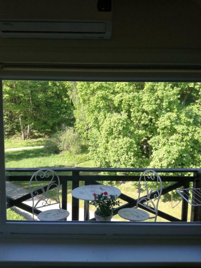 Cozy Apartment With Balcony Juodkrante Exterior photo